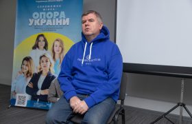 Олександр Ярема, Держсекретар Кабінету Міністрів України, завітав до учасниць проєкту «Спроможна жінка — опора України». Фото: ГО “Українська Жіноча Варта” / Віталій Антоненко, Тетяна Гордієнко