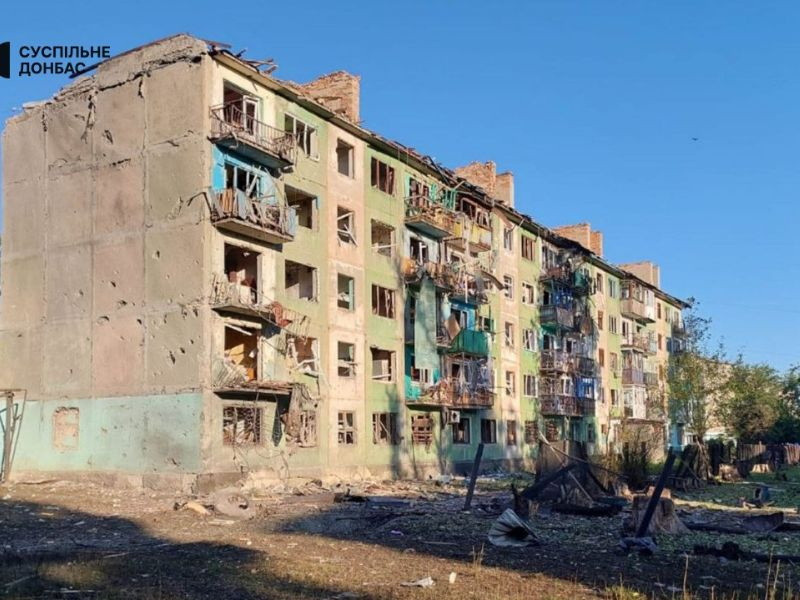 головна