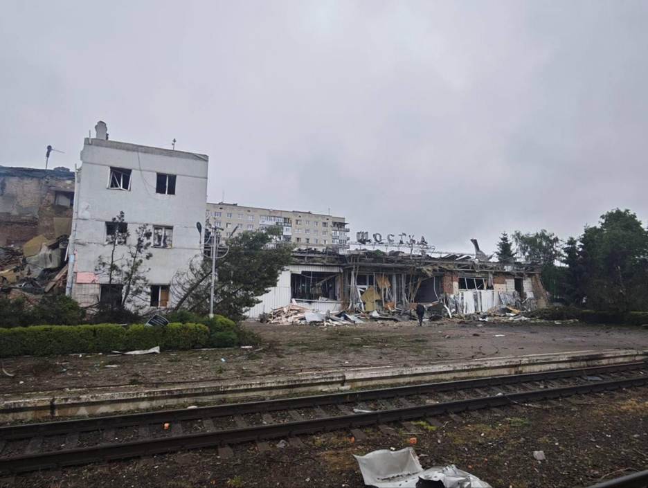 Aftermath of russian attack on railway station in Shostka overnight on 30 May 2026. Photo: social media