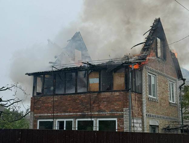 The aftermath of the Russian attack in the village of Khotianivka, Kyiv region, May 13, 2026. Photo: Kyiv Regional Military Administration.