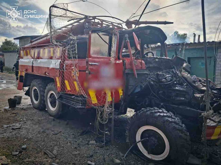 Aftermath of a russian attack on a fire engine in Hlukhiv community, 7 June 2026. Photo: State Emergency Service in Sumy oblast