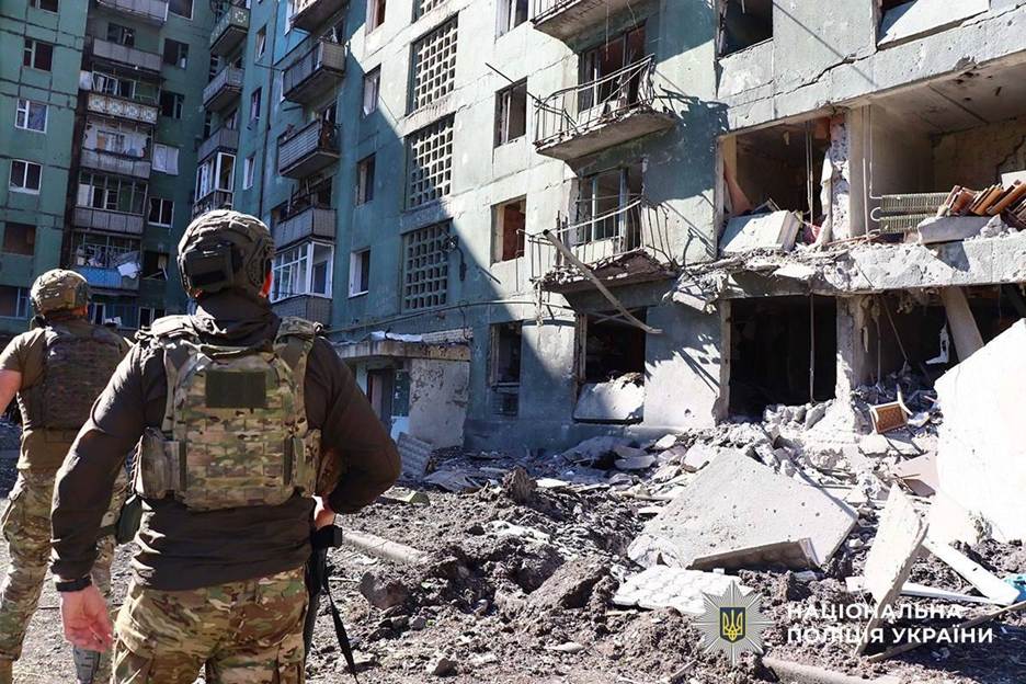Police during the evacuation of civilians in Druzhkivka, June 17, 2026. Photo: National Police.