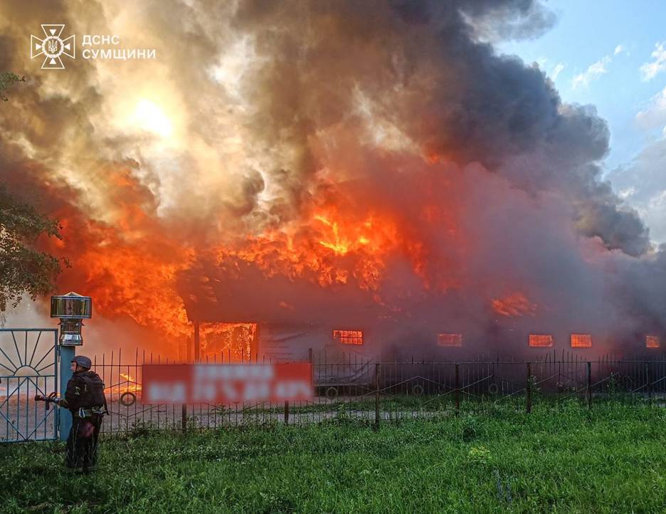 Fire following a russian strike in Shostka community, 26 June 2026. Photo: The State Emergency Service of Sumy oblast