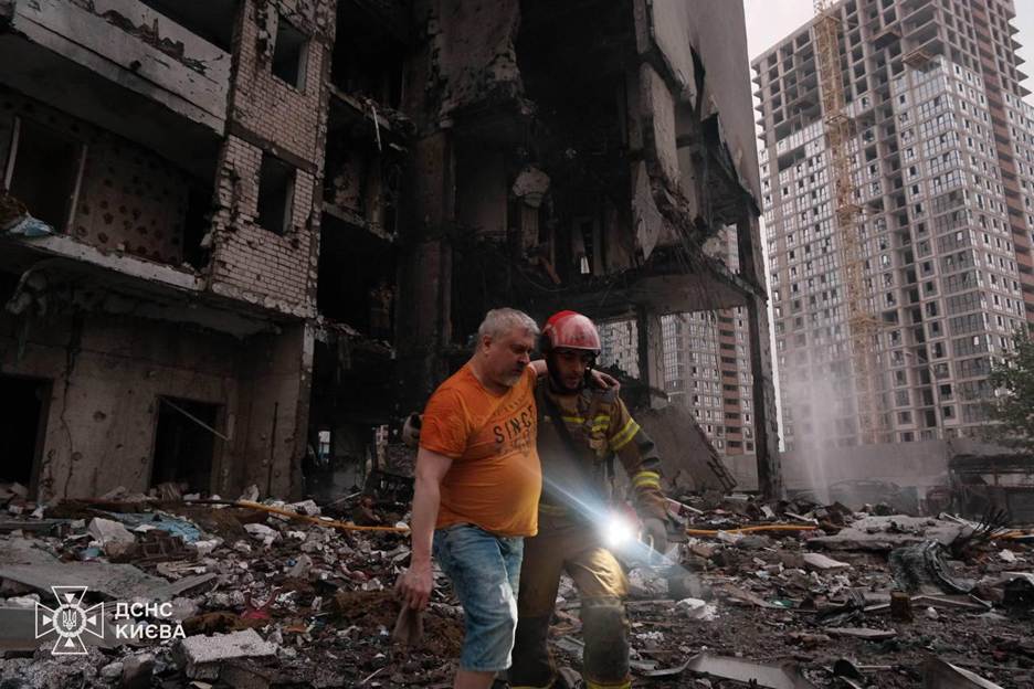 The aftermath of russia’s large-scale overnight attack on Kyiv, 6 July 2026. Photo: State Emergency Service of Ukraine