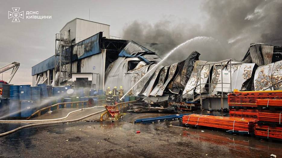 Response to the aftermath of the Russian attack in Brovary district, August 18, 2026. Photo: State Emergency Service of Ukraine in Kyiv region.