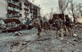 Полк Азов, Маріуполь, Війна