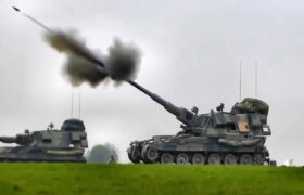 Передача гаубиць і танків Challenger 2 “є початком змін” у характері військової підтримки з боку Лондона фото
